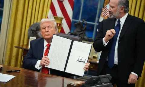 Mỹ công bố thuế đối ứng 46% với Việt Nam: Thaco, VinFast, Minh Phú, Vĩnh Hoàn, May Sông Hồng... chịu ảnh hưởng như thế nào?