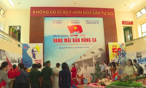 Khai mạc triển lãm "50 năm vang mãi bản hùng ca"