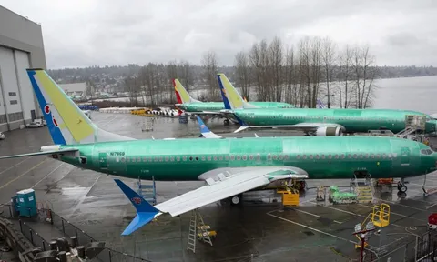 Cổ phiếu Boeing giảm 17%, bị Trung Quốc từ chối tiếp nhận, phải quay về Mỹ