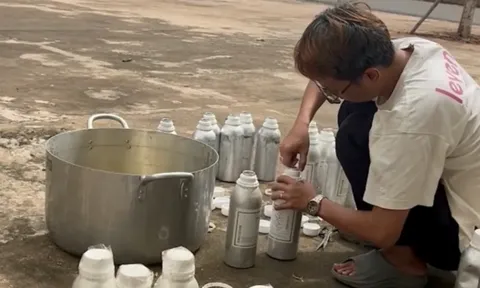 Nhóm người sản xuất nước hoa bằng máy đánh trứng thu lợi bất chính hàng chục tỷ đồng