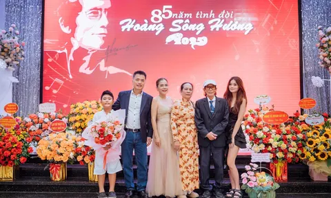 Ca sĩ Mỹ Lệ mở đêm nhạc tri ân cha - nhạc sĩ Hoàng Sông Hương