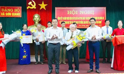 Vinh danh điển hình tiêu biểu “Học tập và làm theo tư tưởng, đạo đức, phong cách Hồ Chí Minh”