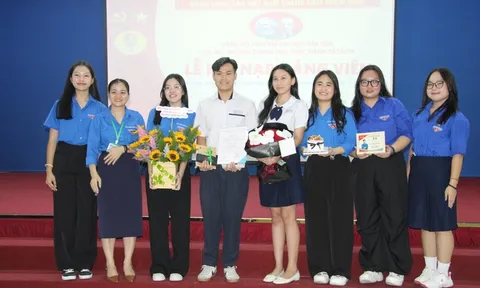 TP HCM: Nam sinh lớp 12 được kết nạp Đảng trong ngày sinh nhật Bác