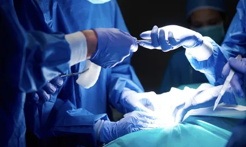 Người phụ nữ bị trật khớp quai hàm, không thể há miệng do gặp nạn khi làm 'chuyện ấy'