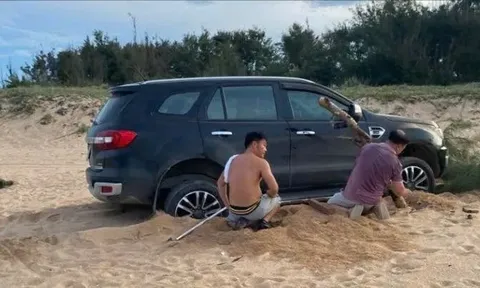 Người lái ô tô trên bãi biển Đắk Lắk bị phạt 5 triệu đồng