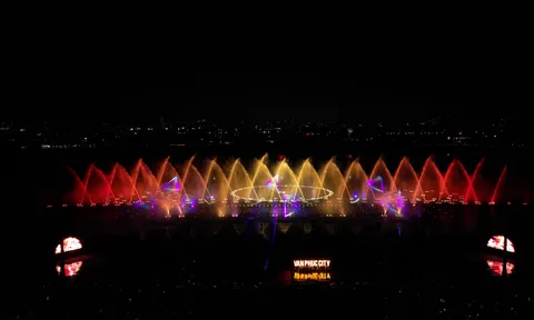 Từ truyền thuyết thành show “triệu view”: Van Phuc Water Show “dậy sóng” mùa hè TP.HCM