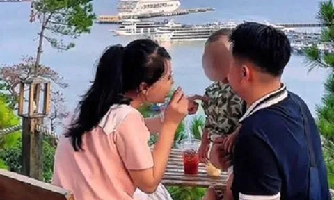 Ngủ quên, gia đình trẻ thoát chết trong vụ lật tàu trên vịnh Hạ Long