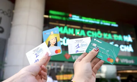 Cuộc Cạnh Tranh Mới Của Những Chiếc Thẻ Ngân Hàng