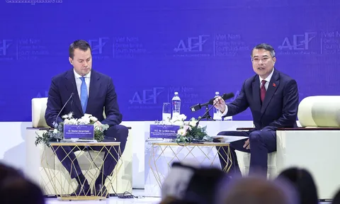 Thủ tướng Lê Minh Hưng dự và đối thoại tại Diễn đàn Kinh tế mùa Thu 2026