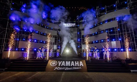 Phiên bản "vua tốc độ" Yamaha YZF-R9 thỏa giấc mơ biker giữa lòng phố thị