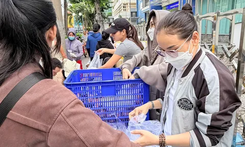 Những món quà nhỏ sưởi ấm một ngày dài nơi bệnh viện