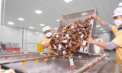 Câu chuyện chinh phục khách hàng phía sau "đế chế ăn vặt" Ăn Cùng Bà Tuyết