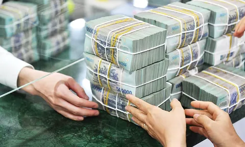 Nới room tín dụng, dòng vốn ồ ạt chảy vào nền kinh tế cuối năm