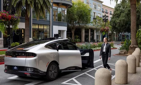 VinFast sắp sản xuất xe điện tự lái đầu tiên trên thế giới, ai cũng mua được