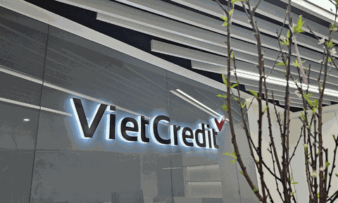 Phó TGĐ VietCredit bị phạt do không báo cáo trước giao dịch
