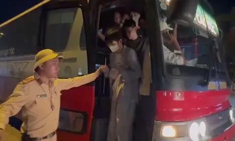 Xe khách 46 chỗ nhồi nhét 82 người, bị phạt hơn 170 triệu đồng