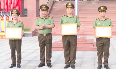 Công an tỉnh Gia Lai được chủ tịch UBND tỉnh tặng bằng khen vì thành tích xuất sắc