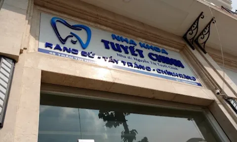 Đình chỉ cơ sở nha khoa có bác sĩ cầm gậy đánh khách ở TP.HCM