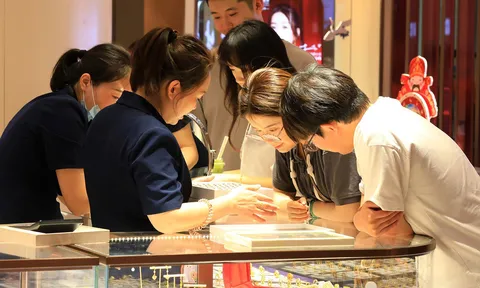 Bùng nổ dịch vụ thuê vàng cưới vì giá vàng quá đắt