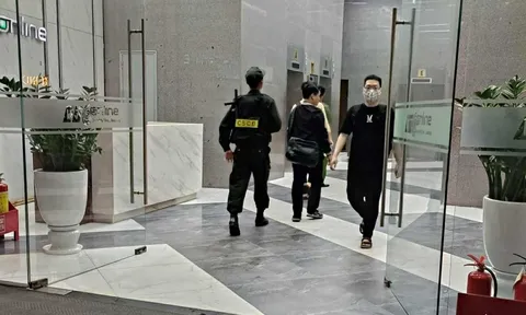 Công an xuất hiện ở tòa nhà có trụ sở công ty của Shark Bình