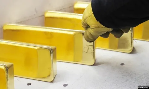 Giá vàng hôm nay 16/10/2025 “phi nước đại”, vượt 4.200 USD/ounce – Việt Nam xem xét thí điểm sàn giao dịch vàng