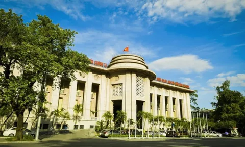 Yêu cầu ngân hàng tạm dừng cho vay đặt cọc mua bất động sản