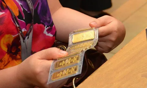 Giá vàng hôm nay 24/10: Bật tăng trở lại, nhà đầu tư tranh thủ "săn" giá rẻ