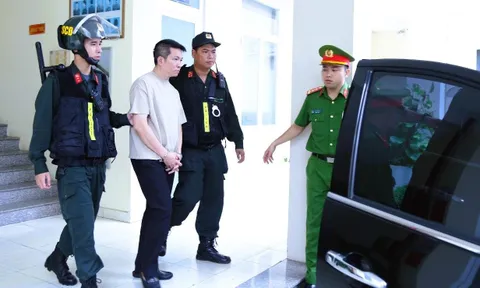 Chồng ca sỹ Đoàn Di Băng bị bắt