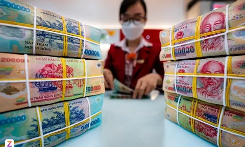 Vì sao ngân hàng dồn dập tăng lãi suất tiết kiệm?