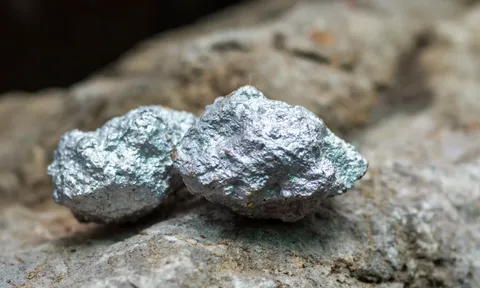 Khan hiếm nguồn cung, bạc tăng giá 'sốc' hơn cả vàng