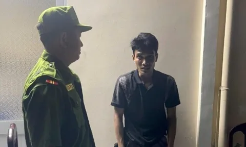 Đối tượng có biểu hiện 'ngáo đá' đột nhập trụ sở công an