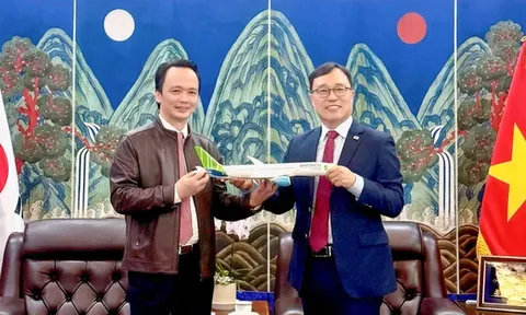 Ông Trịnh Văn Quyết chính thức tái xuất thương trường, đến gặp Đại sứ Hàn Quốc