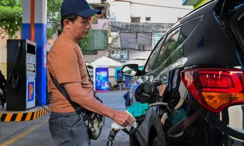 Giá xăng dầu tăng phi mã, có loại tăng tới hơn 8.000 đồng/lít