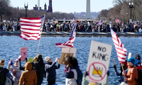 Biểu tình “No King” diễn ra trên toàn nước Mỹ phản đối Tổng thống Trump