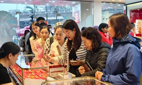 Giá vàng hôm nay 2/4: Vàng nhẫn giảm hơn 1 triệu/lượng