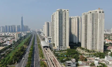 Giá chung cư TP. HCM leo thang, rủi ro bắt đầu lộ rõ