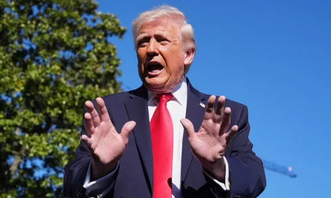 Ông Trump lệnh cho hải quân Mỹ phong tỏa eo biển Hormuz