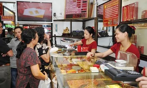 Giá vàng hôm nay 21/5: Vàng nhẫn tiếp tục rớt giá