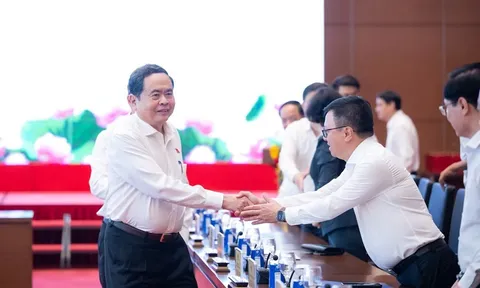 Thủ tướng Chính phủ và Chủ tịch Quốc hội gặp mặt lãnh đạo các cơ quan báo chí