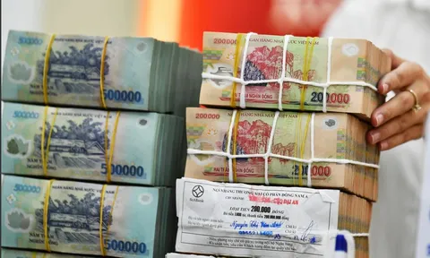 Ngân hàng khát vốn, ra chiêu 'siêu tiền gửi' với lãi suất tới 10%/năm