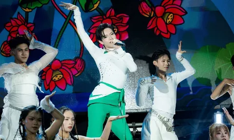 Hàng nghìn bạn trẻ “cháy” hết mình trong không gian âm nhạc bùng nổ “VPBank Live the Vibe - Move Together”