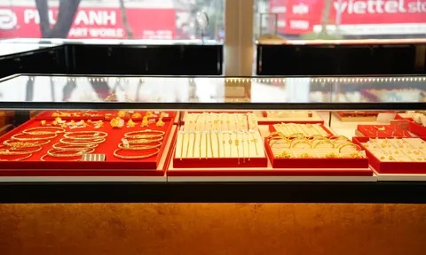 Giá vàng hôm nay 4/8: 'Nằm im' chờ cơ hội tăng