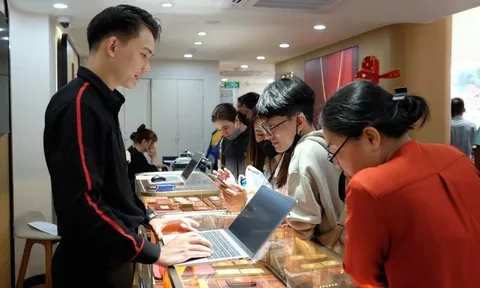 Giá vàng hôm nay 6/8: 'Nhảy vọt' sau một đêm