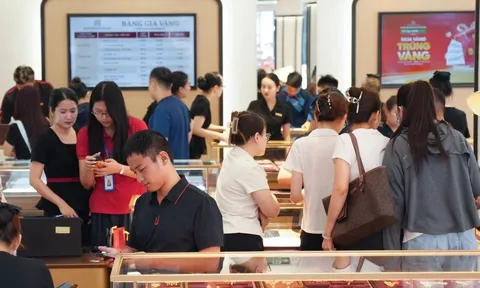 Giá vàng hôm nay 14/8: Vàng giảm sâu khi nhà đầu tư chốt lời