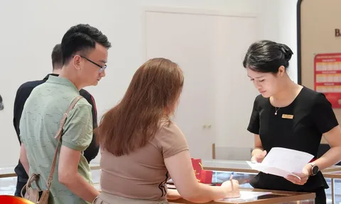 Giá vàng hôm nay 15/8: 'Bốc hơi' tới 1,5 triệu đồng/lượng