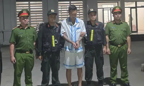 Khởi tố đối tượng Bùi Xuân Huấn (tức Huấn Hoa Hồng) về tội “Lừa đảo chiếm đoạt tài sản” và "Vi phạm quy định về kế toán gây hậu quả nghiêm trọng"