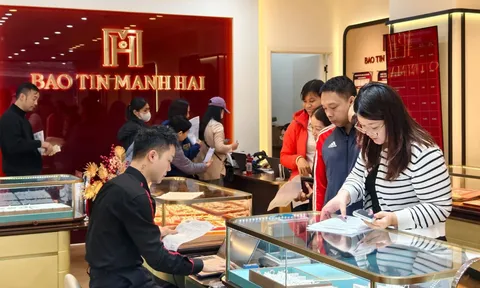 Giá vàng hôm nay 30/9: Vàng nhẫn, vàng miếng tăng, giảm trái chiều