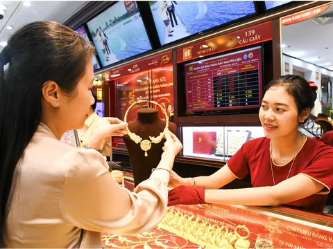 Ngày vía Thần Tài (mùng 10 tháng Giêng), mua vàng cần lưu ý gì?