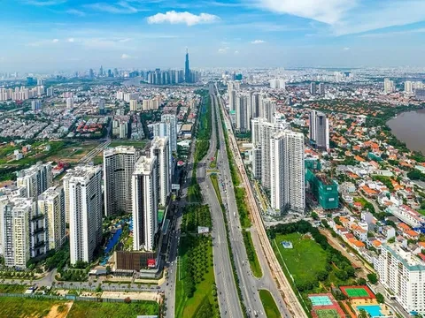 Bất động sản gia tăng quản lý tài chính, dự báo phục hồi mạnh mẽ từ năm 2025
