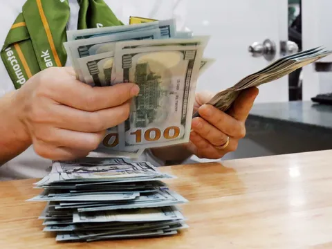 Áp lực tỷ giá 2025: Đồng USD đột ngột mạnh lên, đe dọa thị trường toàn cầu